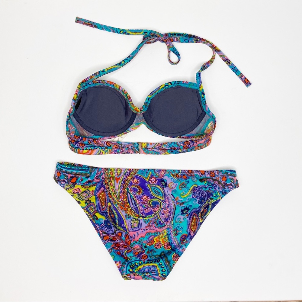 Victoria’s Secret Bikini - Picture 2 of 5